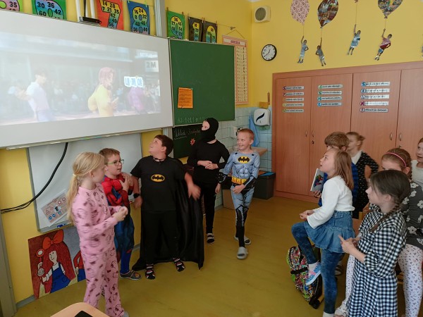 Crazy day - Den superhrdinů